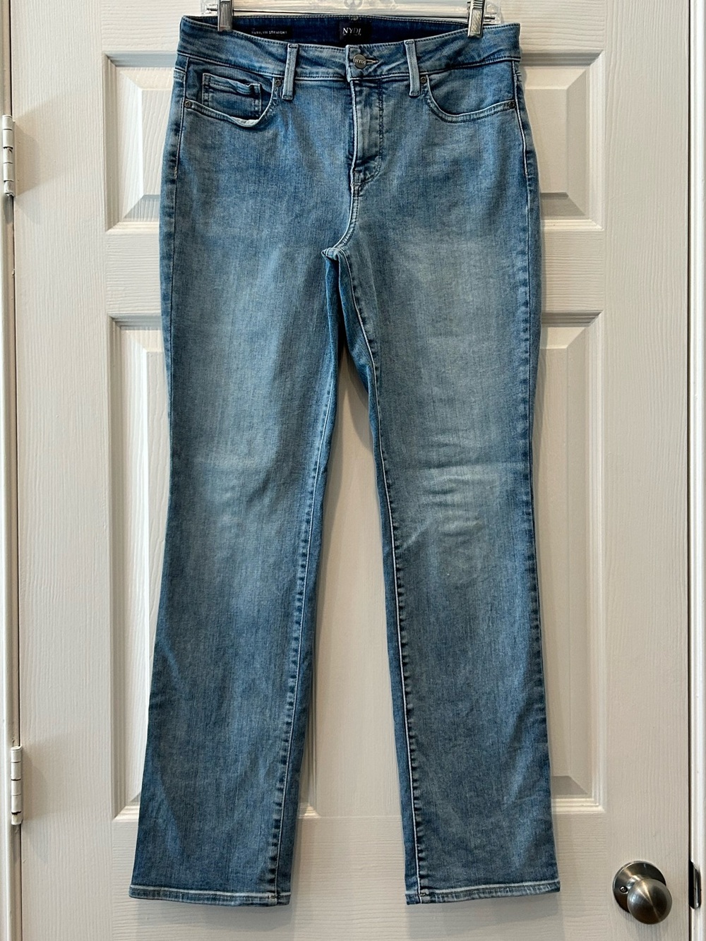 NYDJ Marilyn Straight Jeans in Light Blue Faded Wash Size 10 Lift X Tuck
